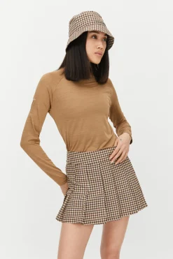 Hailey Polo, Nougat